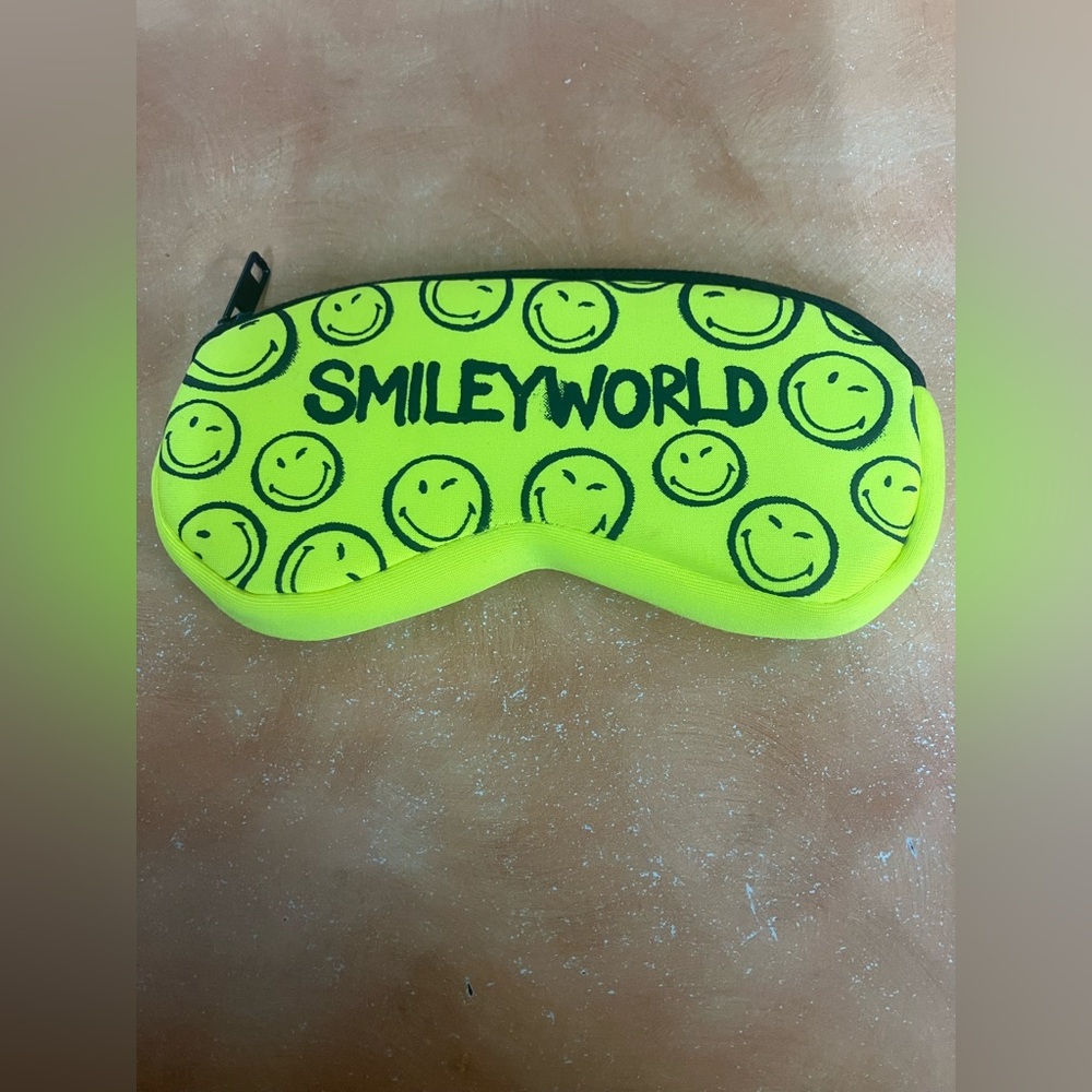 Smileyworld sunglasses case 😃 🕶️